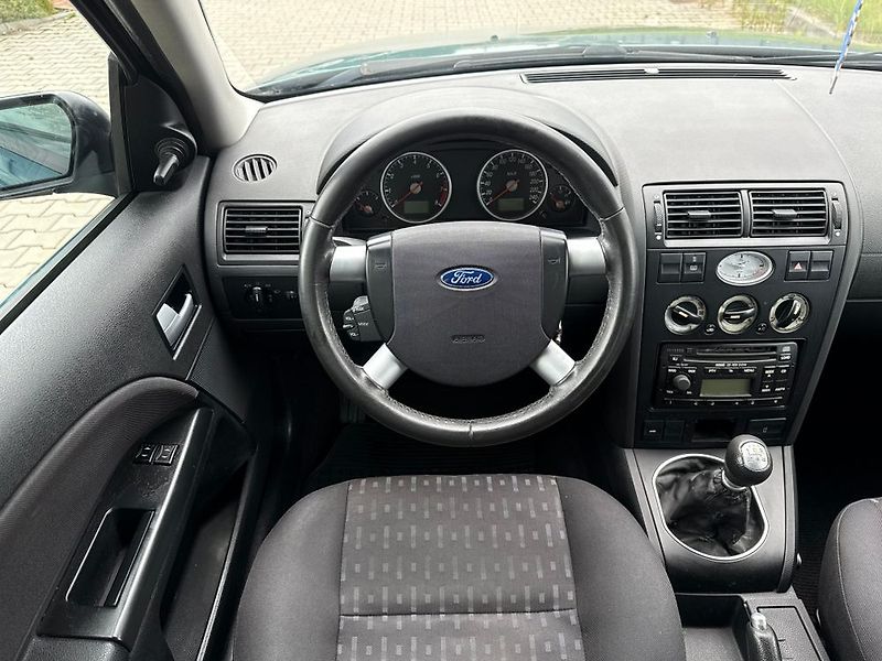 Ford Mondeo (2002) - fotka 10 z 33