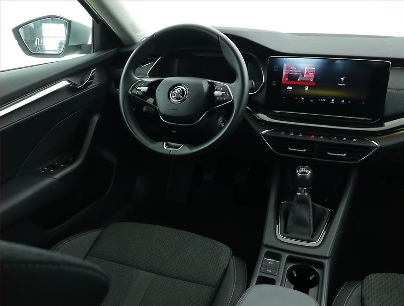 Škoda Octavia (2023) 2.0 TDI - fotka 7 z 15