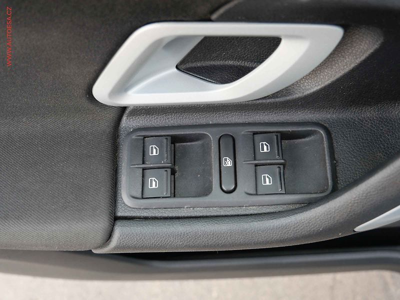 Škoda Roomster (2009) 1.4i, Sport, TZ - fotka 13 z 15