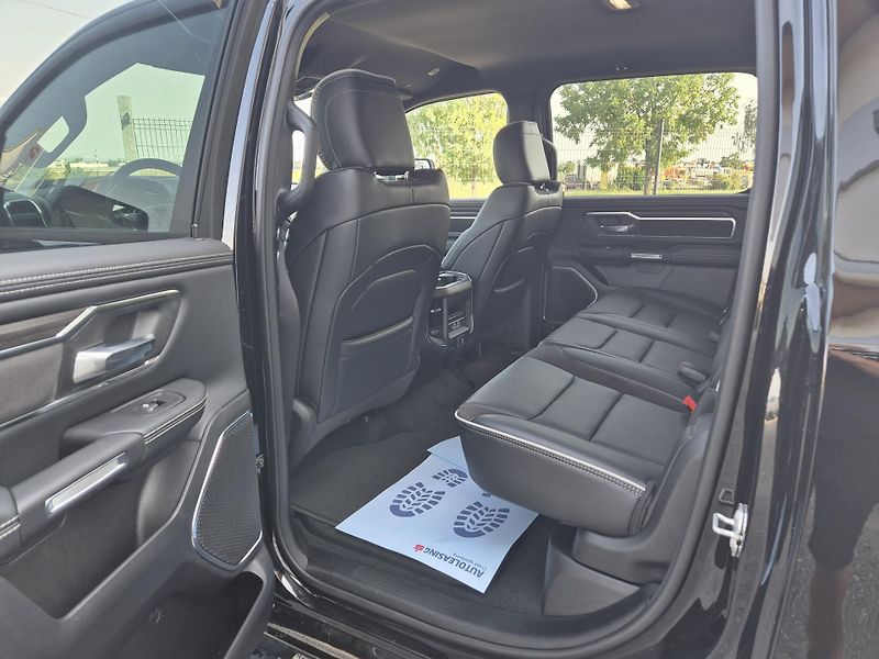 Dodge RAM (2025) 1500 Laramie Sport 3.0l - fotka 12 z 17