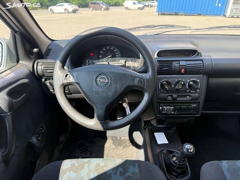 Opel Corsa (2001) 1.0i, 40kw 155t. KM! - fotka 15 z 19