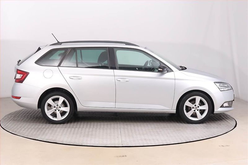 Škoda Fabia (2021) Style Plus 1.0 TSI, Serv.kniha - fotka 6 z 16