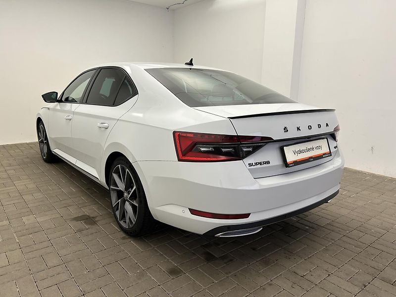 Škoda Superb 2.0 TDI 4x4 SportLine - fotka 30 z 31