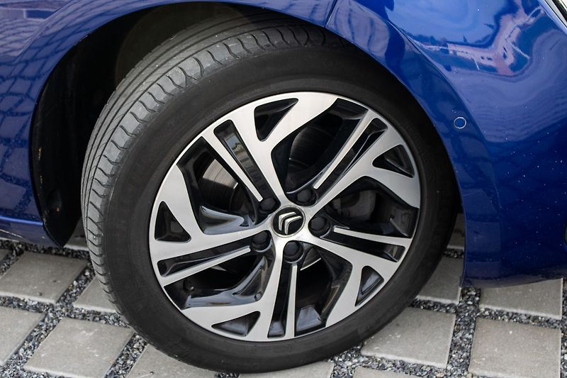 Citroën Grand C4 Picasso - fotka 9 z 41