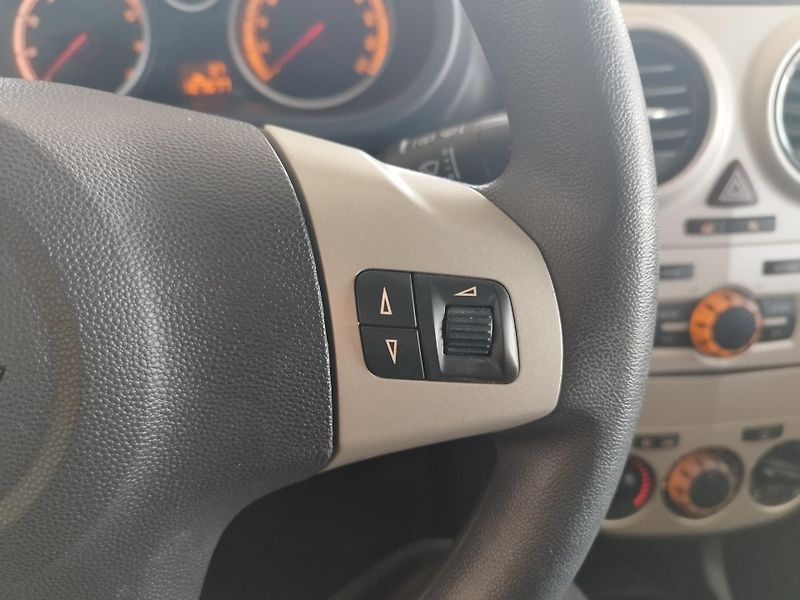 Opel Corsa (2008) 1,4I,66KW,KLIMA,SERVISKA - fotka 20 z 23