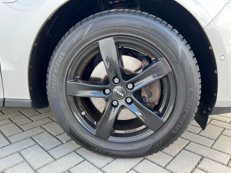 Ford S-MAX (2018) Titanium! 2.0TDCi 132kW! LED! - fotka 40 z 40
