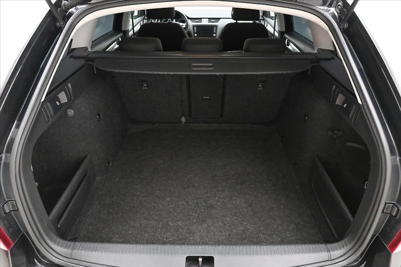 Škoda Octavia 2,0 TDI 110kW Tažné DSG Záruka - fotka 10 z 29
