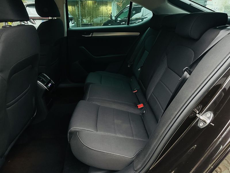 Škoda Superb 1.4TSI 1.MAJITEL KAMERA VÝHŘEV - fotka 30 z 48