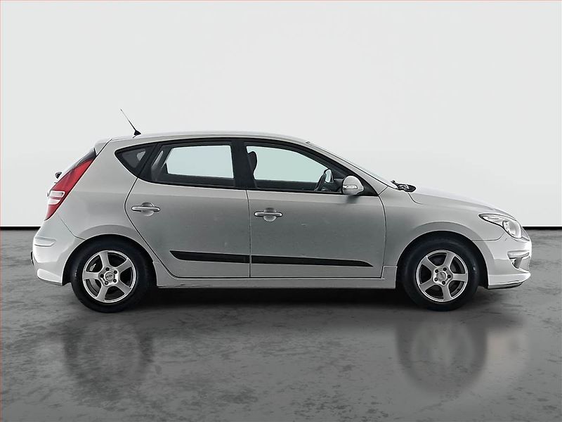 Hyundai i30 (2011) 1.4 CVVT, LPG, ČR,1.maj - fotka 6 z 17