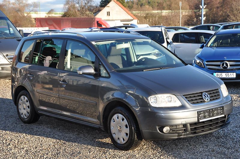 Volkswagen Touran 1.9TDi 77kW  - fotka 2 z 14