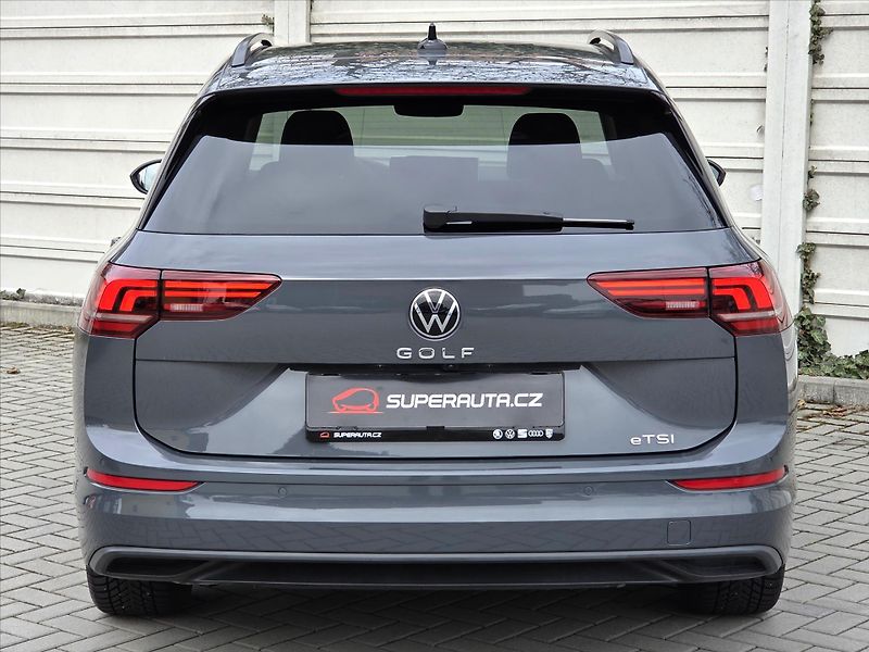 Volkswagen Golf 1,5 eTSi 110kW DSG Tov.záruka - fotka 5 z 23