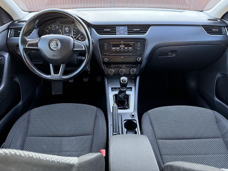 Škoda Octavia 1,4TSI 103kW Ambiente - fotka 9 z 21