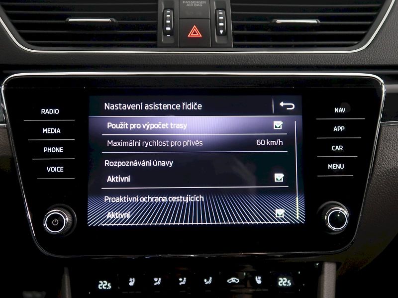 Škoda Superb (2020) LAURIN&KLEMENT 2.0TDI 140KW DS - fotka 35 z 48