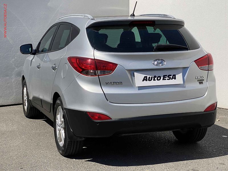 Hyundai ix35 (2012) 1.7 CRDi, ČR, AC, panor - fotka 6 z 18