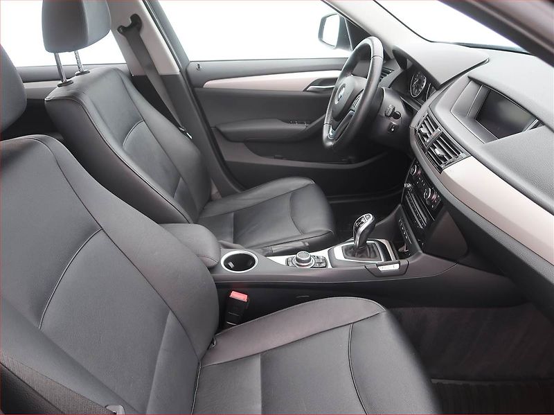 BMW X1 (2015) xDrive20d, 4X4, Automat, Kůže - fotka 7 z 16