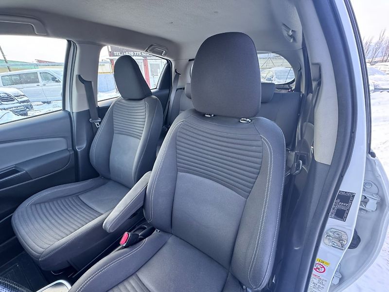 Toyota Yaris (2016) HYBRID 1,5 54 KW STK AUTOMAT - fotka 14 z 38