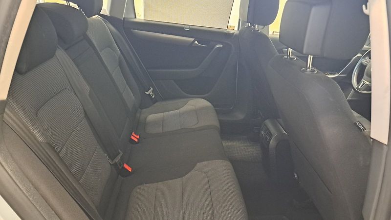 Volkswagen Passat (2012) VARIANT CL 2,0 TDI BMT 6G - fotka 17 z 23