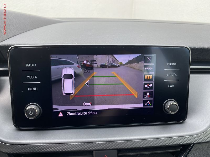 Škoda Kamiq (2023) 1.0 TSi, Ambition, DSG - fotka 17 z 18