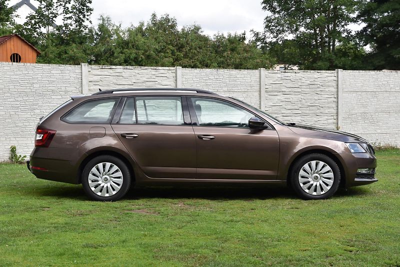 Škoda Octavia 1.5 TSi G-TEC,NAVI,TEMP,TAŽNÉ - fotka 2 z 45
