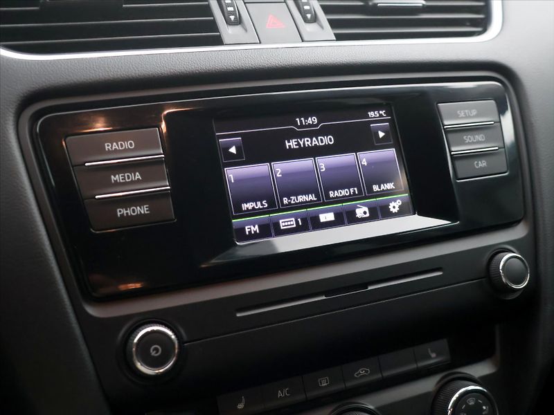 Škoda Octavia 1.6 TDI 81kW 4x4 Ambition CZ D - fotka 23 z 35