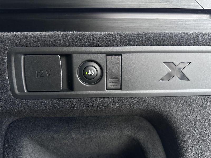 BMW X5 xDrive30d M-Sport PRO - fotka 32 z 34