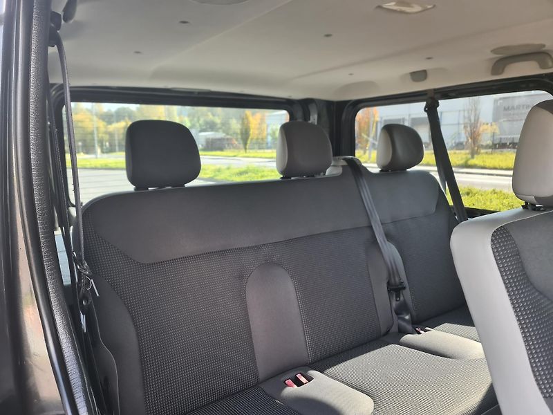 Opel Vivaro (2012) LONG 2.0 CDTi HRADEC KRÁLOVÉ - fotka 19 z 89
