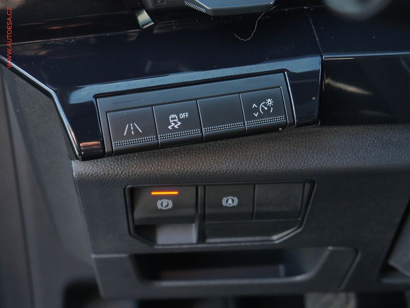 Renault Austral (2023) 1.3 TCe, ČR, Techno, navi - fotka 25 z 26