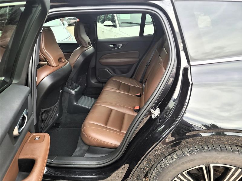 Volvo V60 2,0 T6 ,AWD,Inscription,kůže - fotka 14 z 50
