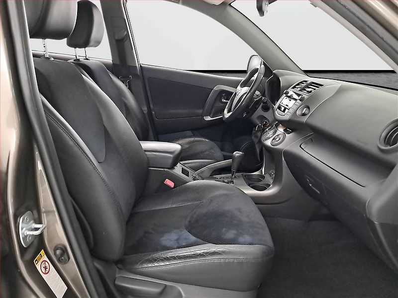 Toyota RAV4 (2011) 2.0 VVT-i, 4X4, Automat, Kůže - fotka 9 z 16