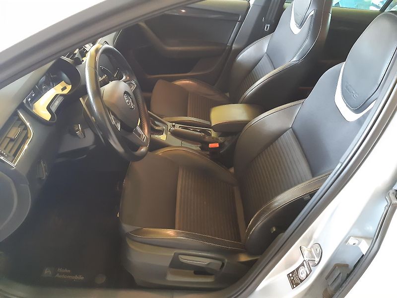 Škoda Octavia 2.0 TDI RS COMBI NAVI - fotka 8 z 29