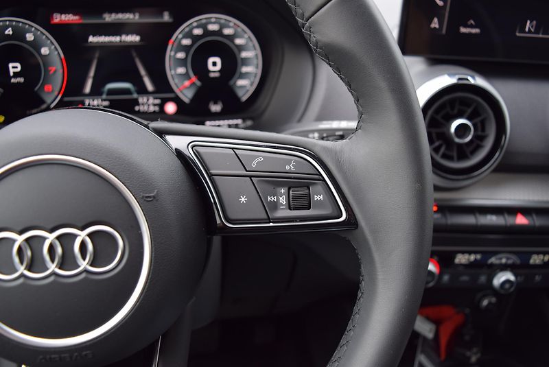 Audi Q2 (2025) 1.5TSI 110kw 35TFSI S-LINE NAV - fotka 32 z 46