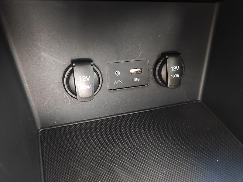 Hyundai i30 1,4DOHC 16V,73kW,Top KM - fotka 19 z 37