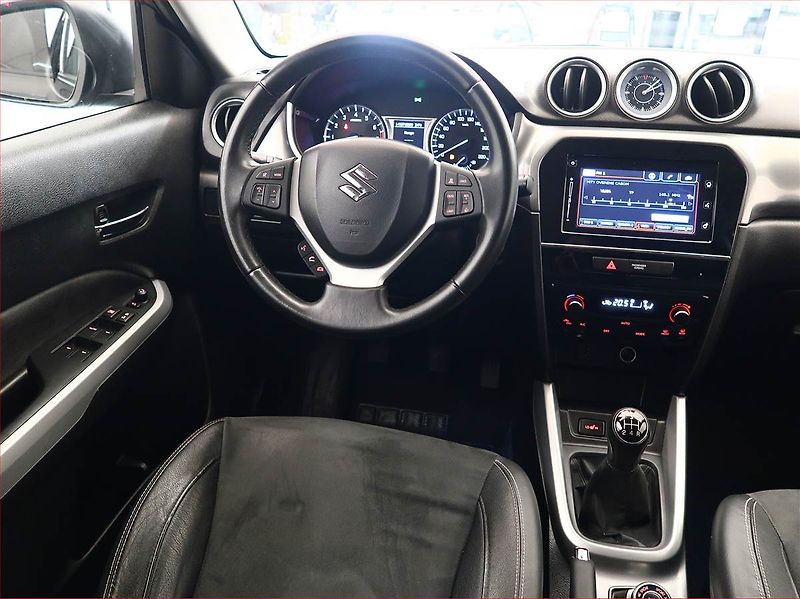 Suzuki Vitara (2016) 1.6 VVT, 4X4, Navi, Tempomat - fotka 7 z 17