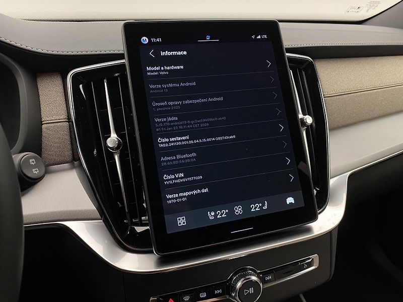 Volvo XC90 (2026) T8 AWD Plug-in CORE 7m - fotka 59 z 64