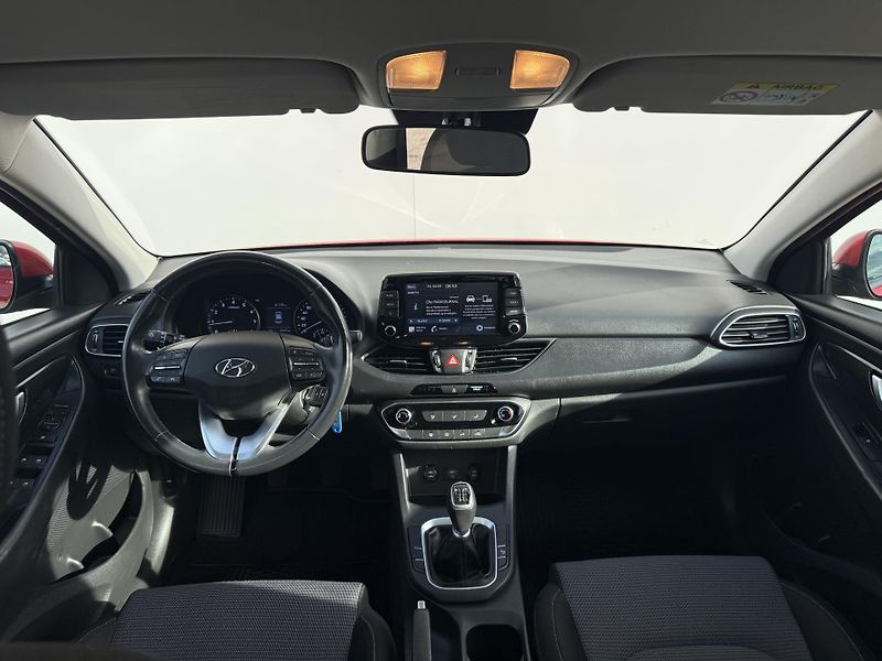 Hyundai i30 1.5 DPi 81kW Smart - fotka 5 z 17