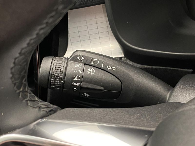 Volvo XC40 T2 MOMENTUM REZERVACE - fotka 21 z 44