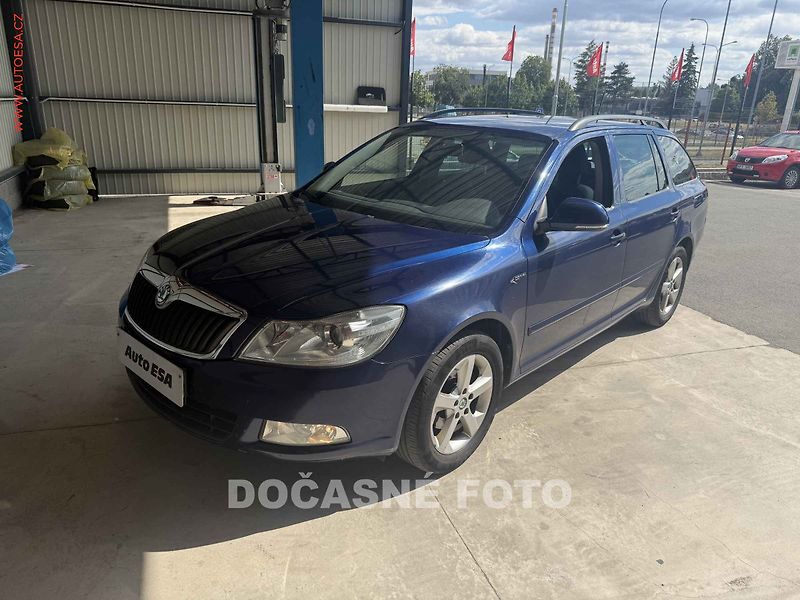 Škoda Octavia (2012) 1.6 TDi, 2.maj,ČR, servis - fotka 1 z 3
