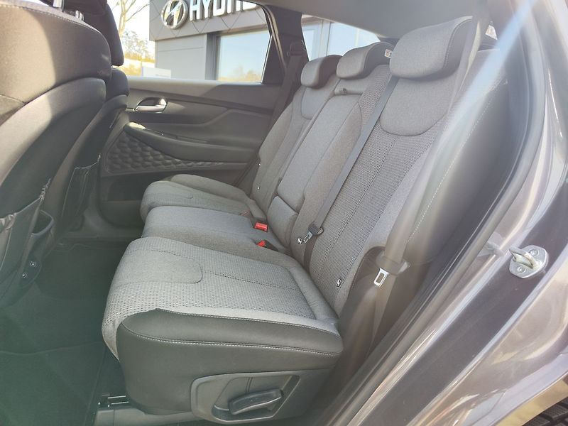Hyundai Santa Fe 2.2 CRDi/142kW Comfort DCT - fotka 12 z 29