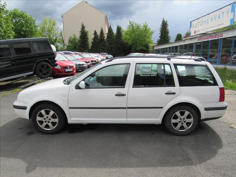 Volkswagen Golf 1,9 SDI 50kW Combi - fotka 7 z 23