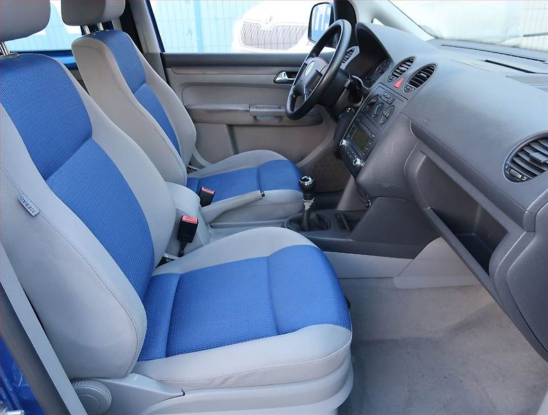 Volkswagen Caddy (2005) 1.6, 7Míst, 1Maj - fotka 9 z 17