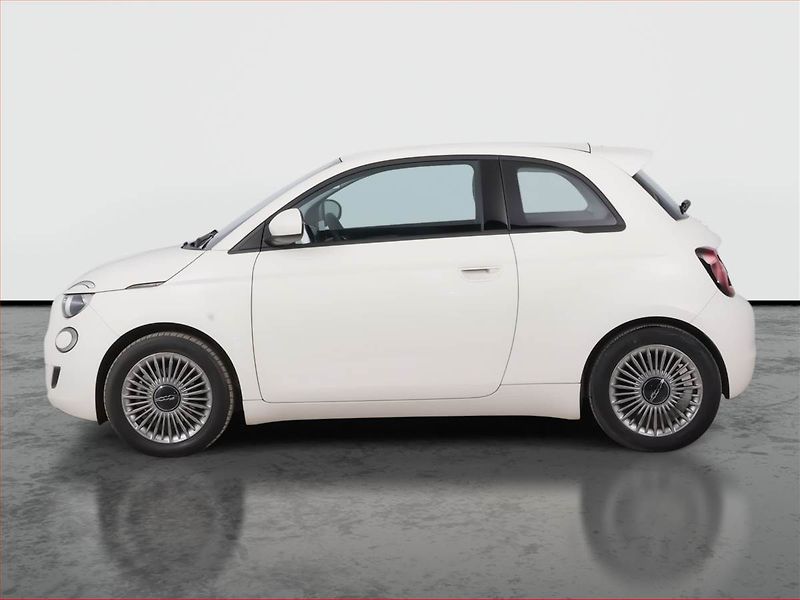 Fiat 500e (2023) 42 kWh, SoH 94% - fotka 3 z 18