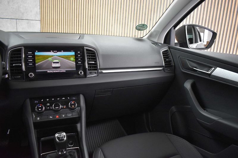 Škoda Karoq 1.5 TSI TAŽNÉ*KAMERA*DPH*ČR 1M - fotka 10 z 39