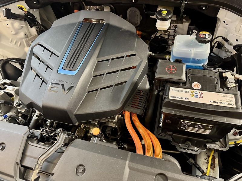 Hyundai Kona (2020) EV ELEKTRIC 100Kw 1 MAJITEL KA - fotka 26 z 53