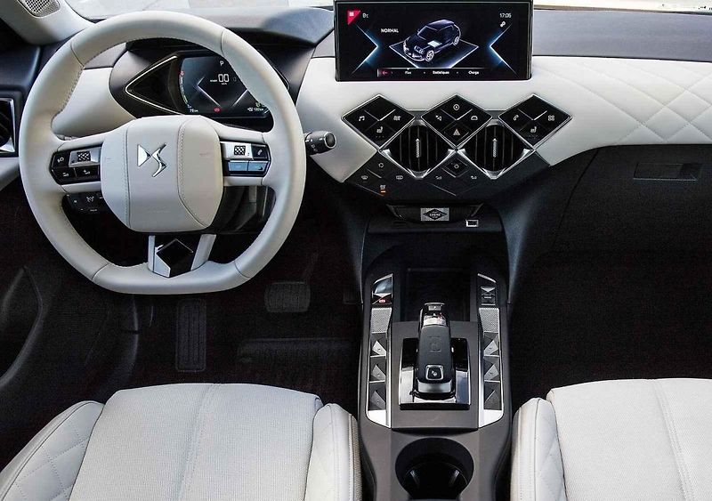 Elektromobil DS3 Crossback E- Tense právě vstupuje na český trh