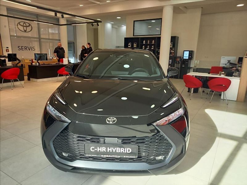 Toyota C-HR 1,8 Comfort Business - fotka 2 z 14