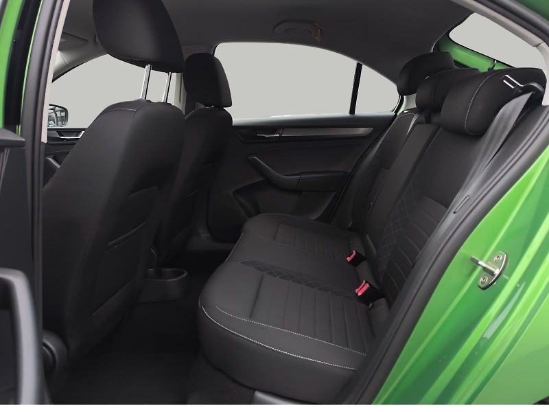 Škoda Rapid 1.0TSi 81kW STYLE PLUS - fotka 15 z 19