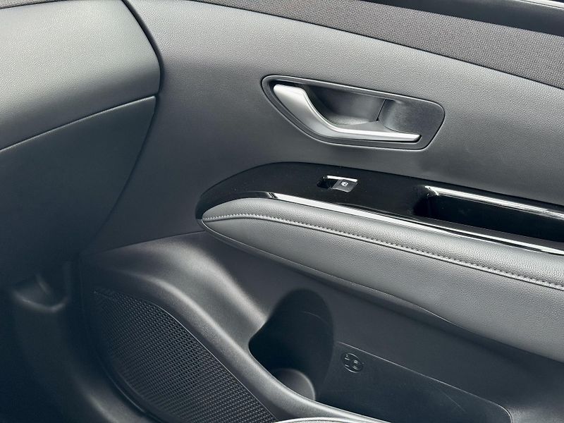 Hyundai Tucson Premium 1.6T-DGI MHEV 4WD - fotka 13 z 33