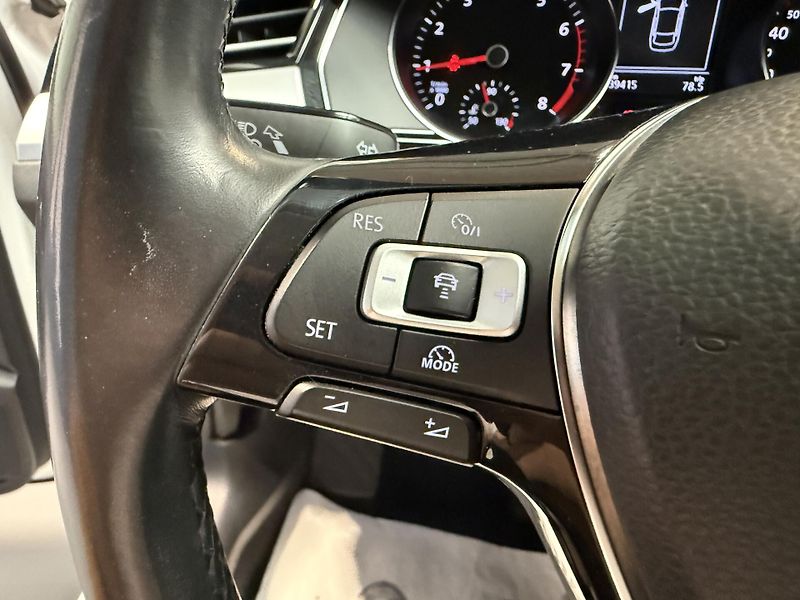 Volkswagen Passat 1.4 TSI BMT Comfortline - fotka 9 z 13