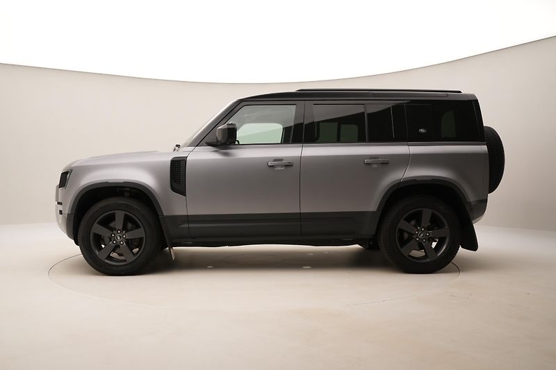 Land Rover Defender 110 D250 HSE AWD AUT CZ - fotka 9 z 51
