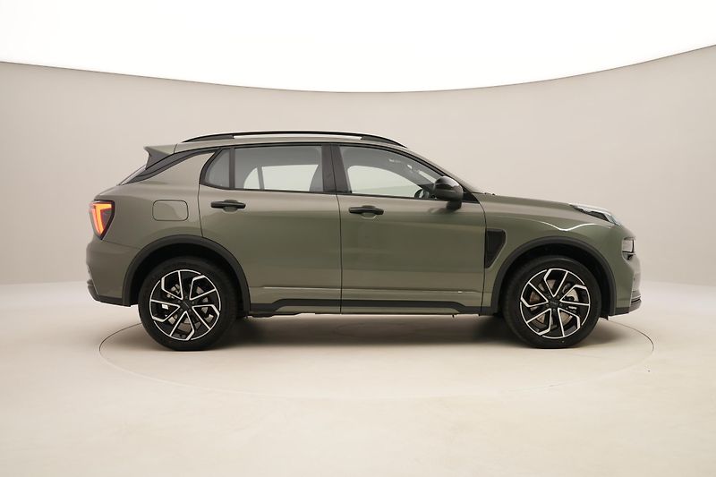Lynk & Co 01 (2025) CORE PHEV AUT CZ 1.maj - fotka 14 z 95